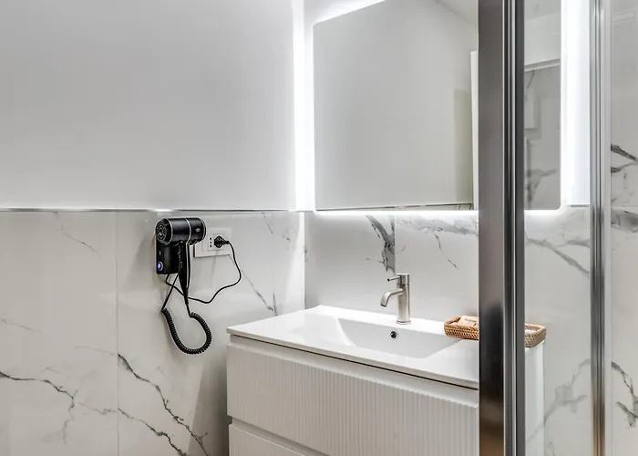 Belle - Vatican Konukevi